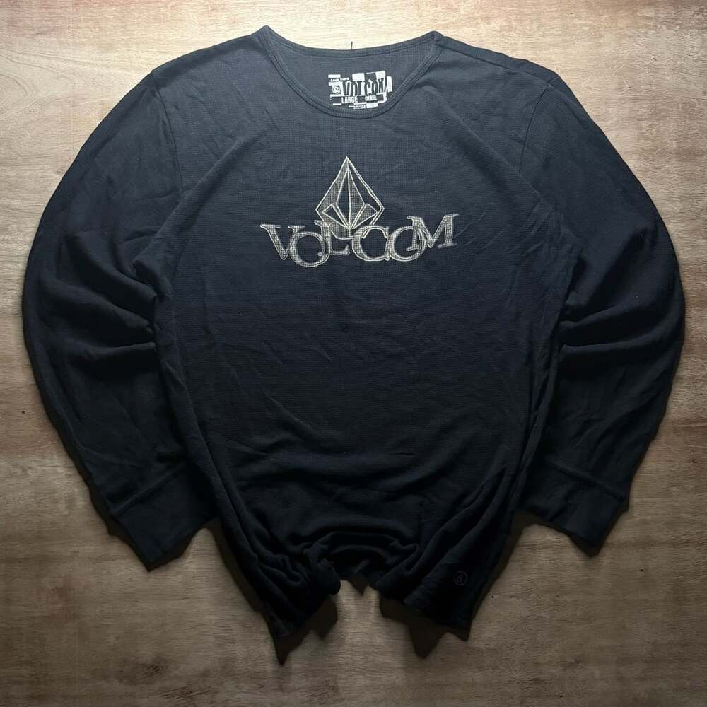 Older Y2K Style Volcom Black Thermal Long Sleeve Large Logo Skate Streetwear